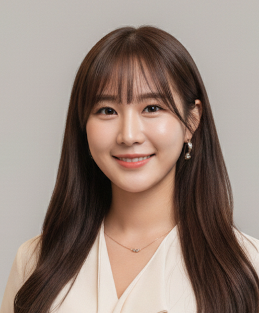 Julia Master Stylist & Director